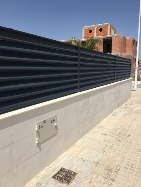 معلم تركيب سواتر في جدة حي الحمراء | تركيب سواتر حديد وسواتر خشب بأسعار رخيصة